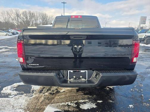 2019 RAM 1500 SLT