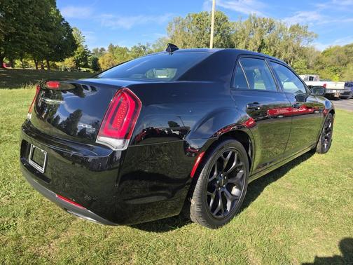 2019 Chrysler 300 S