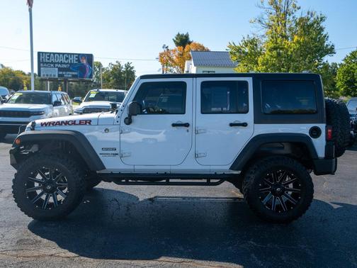 Bright White Clearcoat 2018 Jeep Wrangler JK Unlimited Sport