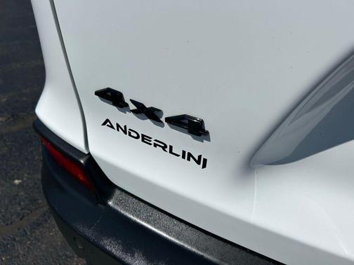 Bright White Clearcoat 2021 Jeep Cherokee Altitude