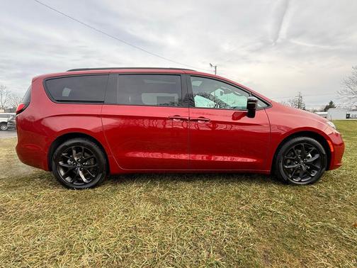 2026 Chrysler Pacifica L