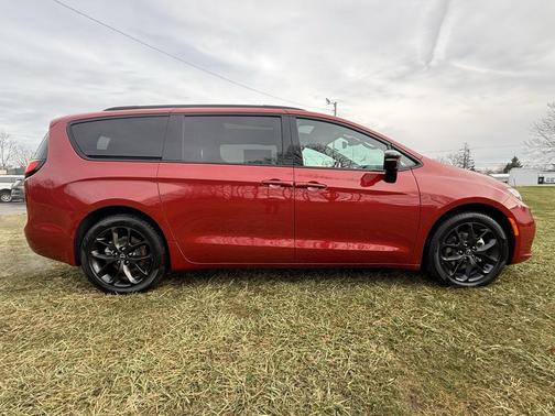 2026 Chrysler Pacifica L