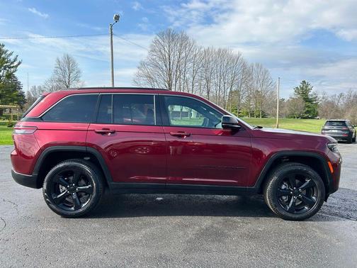 Velvet Red Pearlcoat 2026 Jeep Grand Cherokee Limited