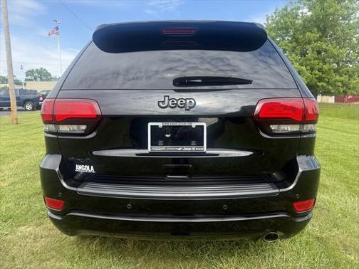 2022 Jeep Grand Cherokee Laredo
