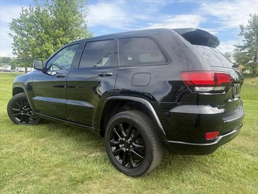 2022 Jeep Grand Cherokee Laredo