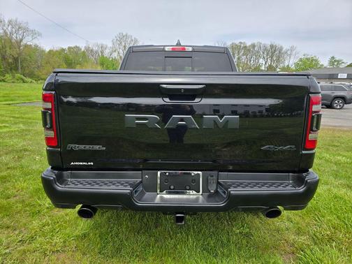 Diamond Black Crystal Pearlcoat 2023 RAM 1500 Rebel