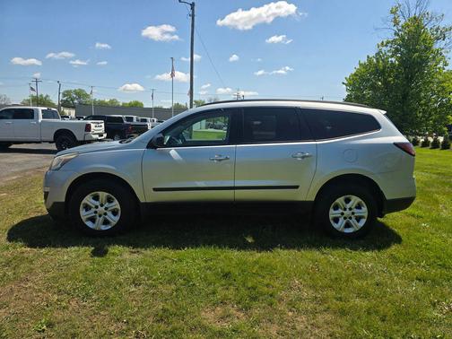 Silver Ice Metallic 2015 Chevrolet Traverse LS
