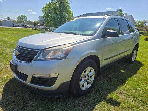 Silver Ice Metallic 2015 Chevrolet Traverse LS