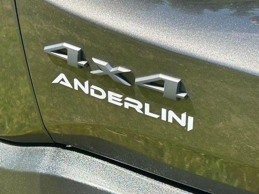 Granite Crystal Metallic Clearcoat 2017 Jeep Renegade Trailhawk