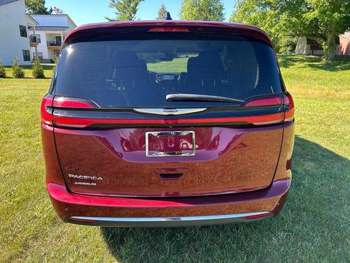 Velvet Red Pearlcoat 2023 Chrysler Pacifica Touring L