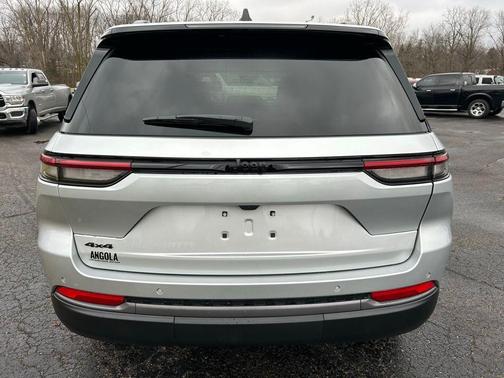 2026 Jeep Grand Cherokee Altitude