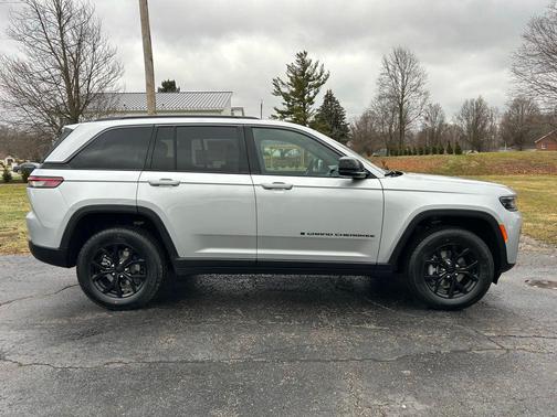 2026 Jeep Grand Cherokee Altitude