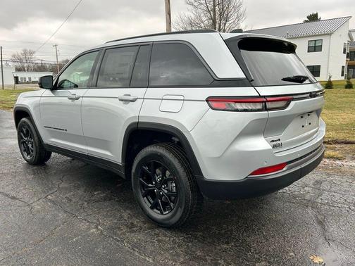 2026 Jeep Grand Cherokee Altitude