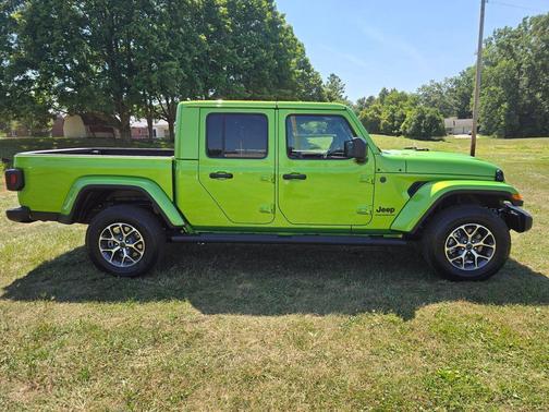 2025 Jeep Gladiator Sport S