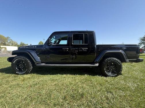 2025 Jeep Gladiator High Tide
