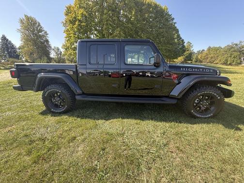 2025 Jeep Gladiator High Tide