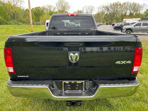 Brilliant Black Crystal Pearlcoat 2016 RAM 2500 Tradesman