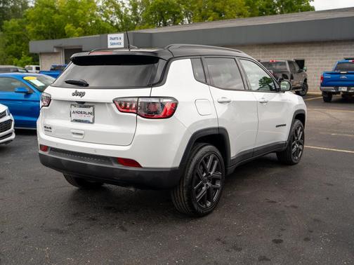 Bright White Clearcoat 2026 Jeep Compass Limited