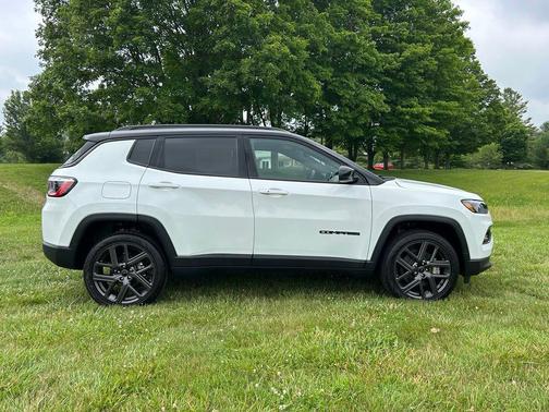 Bright White Clearcoat 2026 Jeep Compass Limited