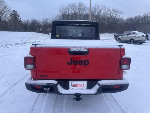 2023 Jeep Gladiator Sport