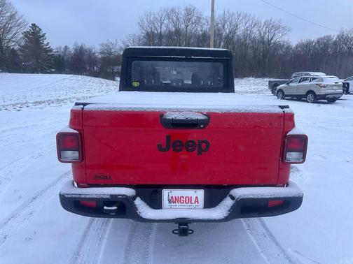 2023 Jeep Gladiator Sport