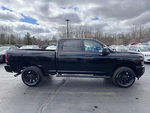 Diamond Black Crystal Pearlcoat 2026 RAM 2500 Black Express Crew Cab 4x4 6'4' Box