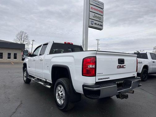 White Frost Tricoat 2018 GMC Sierra 2500 SLE