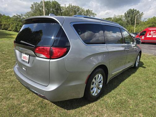 2018 Chrysler Pacifica Touring-L Plus