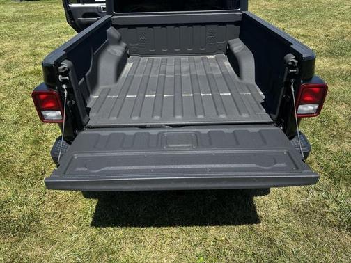 2022 Jeep Gladiator Willys 4x4