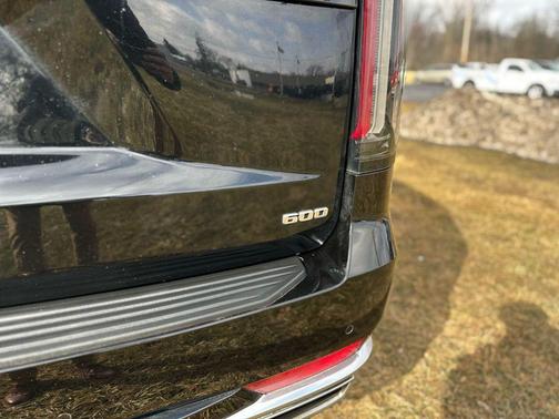 2022 Cadillac Escalade Premium Luxury