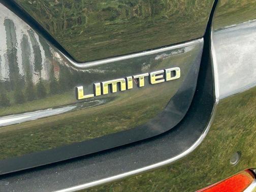 Rocky Mountain Pearlcoat 2024 Jeep Grand Cherokee Limited