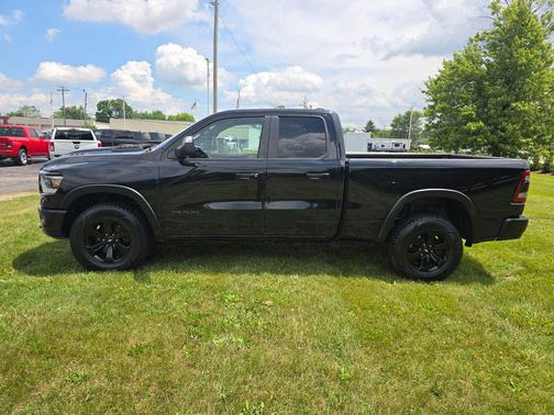 Diamond Black Crystal Pearlcoat 2019 RAM 1500 Rebel