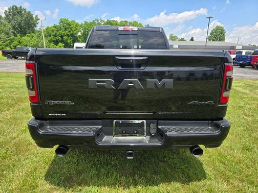 Diamond Black Crystal Pearlcoat 2019 RAM 1500 Rebel