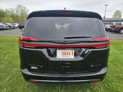 2025 Chrysler Pacifica Hybrid Premium S Appearance Pkg