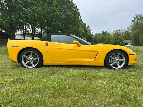 Millennium Yellow 2005 Chevrolet Corvette Base