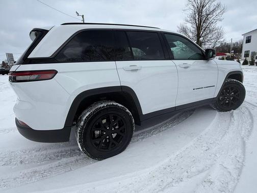 2026 Jeep Grand Cherokee Altitude