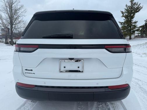 2026 Jeep Grand Cherokee Altitude