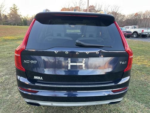 2017 Volvo XC90 T6 Momentum