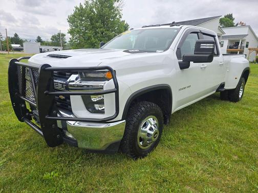 Summit White 2022 Chevrolet Silverado 3500 LT