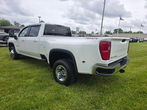 Summit White 2022 Chevrolet Silverado 3500 LT