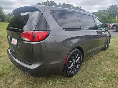 2019 Chrysler Pacifica Touring-L Plus