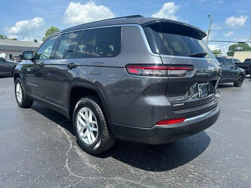 Baltic Gray Metallic Clearcoat 2023 Jeep Grand Cherokee L Laredo
