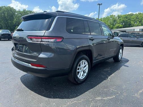 Baltic Gray Metallic Clearcoat 2023 Jeep Grand Cherokee L Laredo