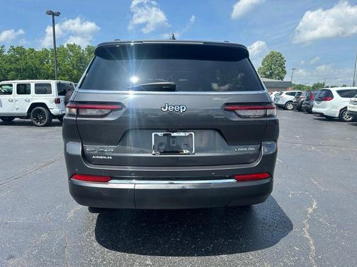 Baltic Gray Metallic Clearcoat 2023 Jeep Grand Cherokee L Laredo