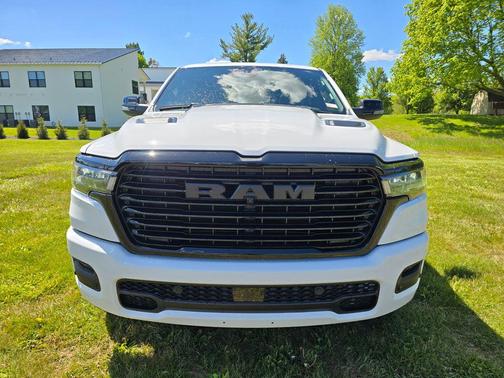 Bright White Clearcoat 2026 RAM 1500 Laramie