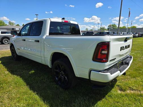 Bright White Clearcoat 2026 RAM 1500 Laramie