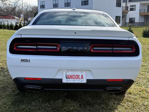 2015 Dodge Challenger SXT Plus