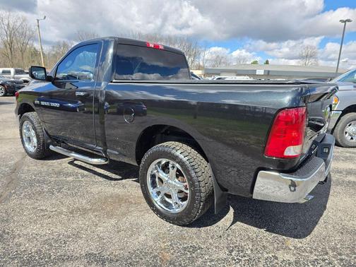 Brilliant Black Crystal Pearlcoat 2011 Dodge Ram 1500 SLT