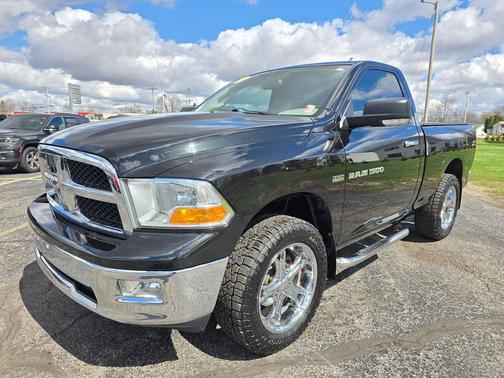Brilliant Black Crystal Pearlcoat 2011 Dodge Ram 1500 SLT
