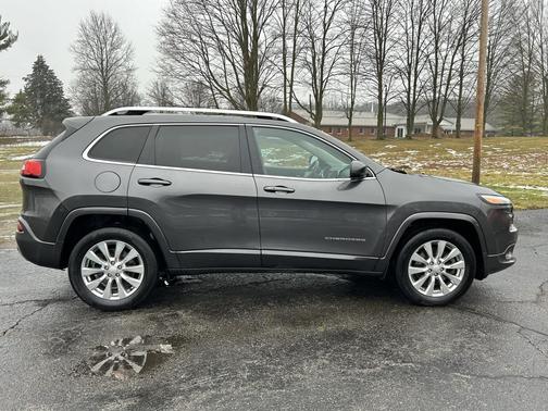 2018 Jeep Cherokee Overland